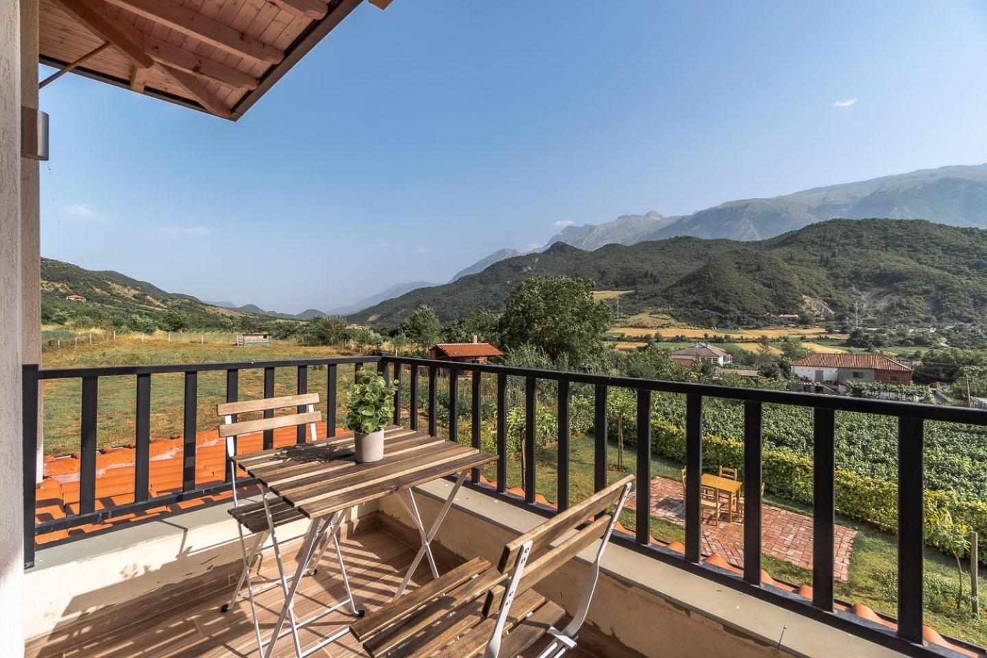 Vila Bujtina Lumo & Pool Përmet Exteriér fotografie