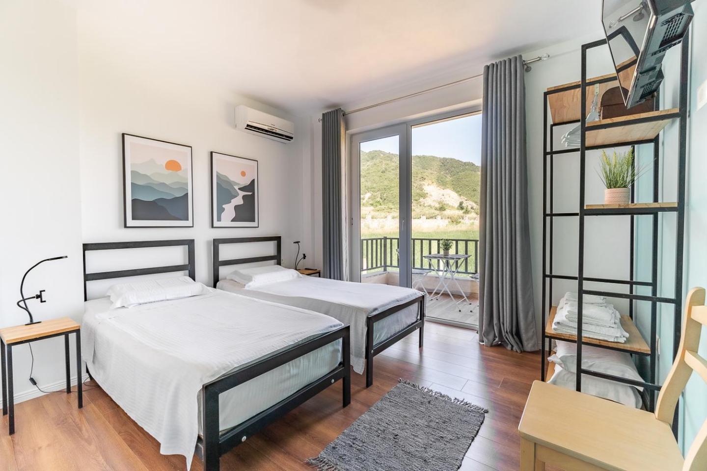 Vila Bujtina Lumo & Pool Përmet Exteriér fotografie