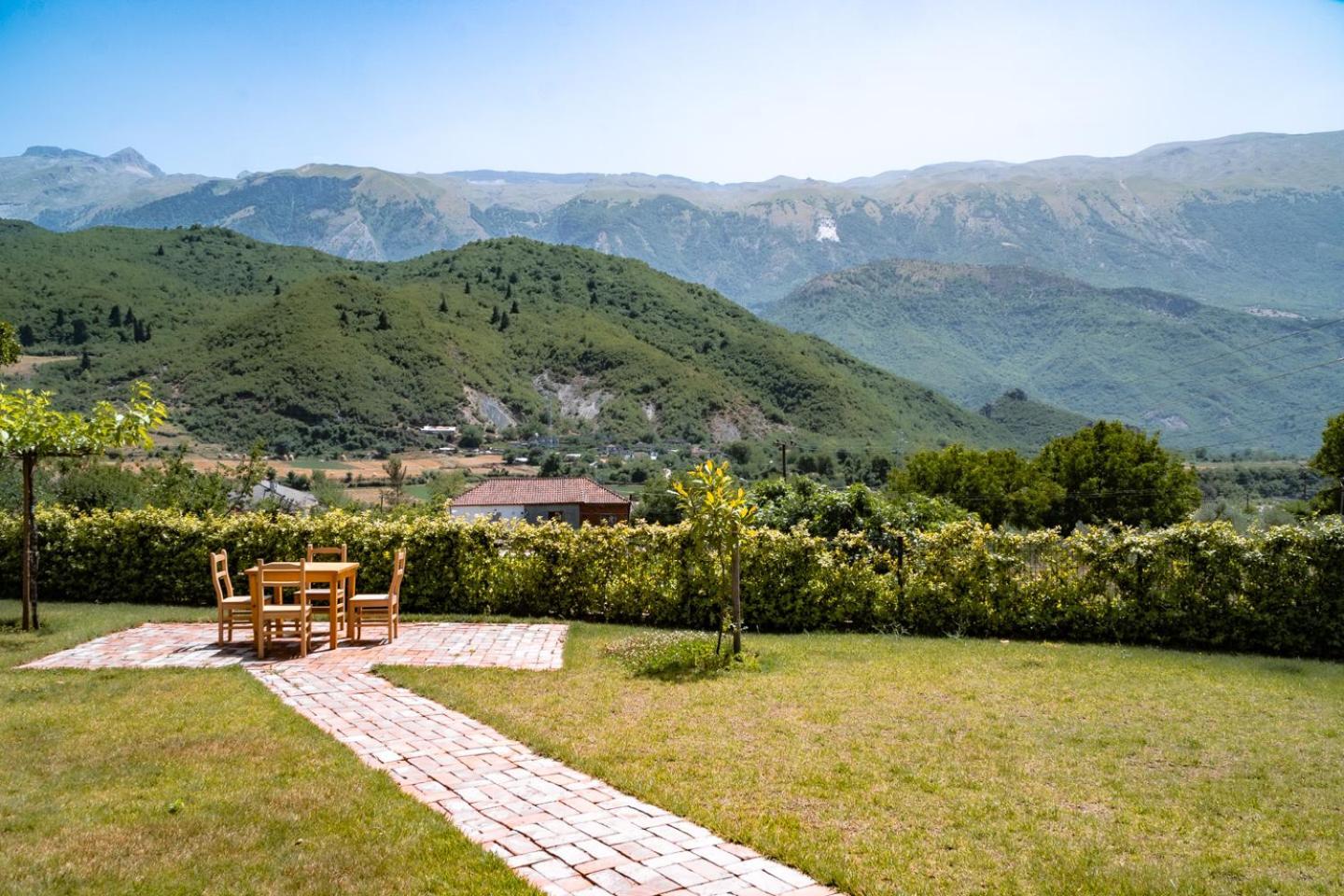 Vila Bujtina Lumo & Pool Përmet Exteriér fotografie