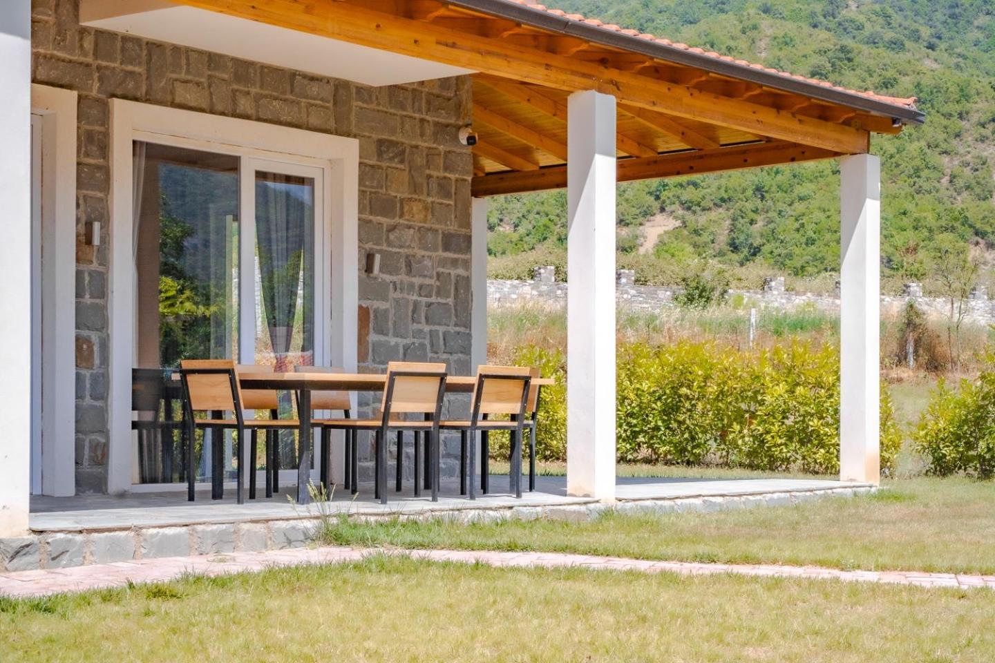 Vila Bujtina Lumo & Pool Përmet Exteriér fotografie
