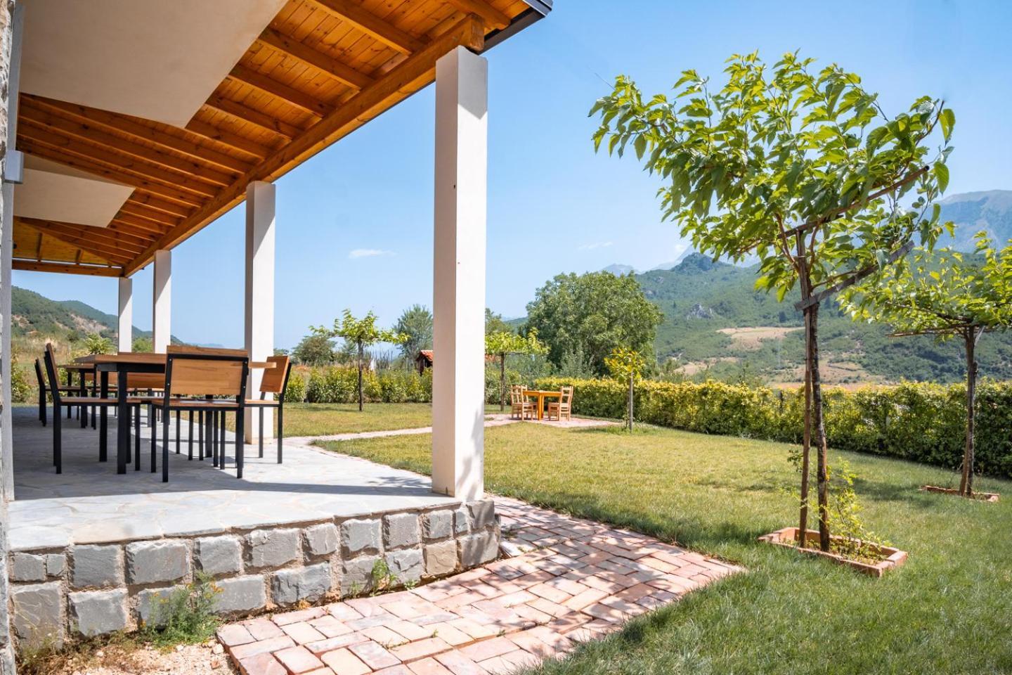 Vila Bujtina Lumo & Pool Përmet Exteriér fotografie